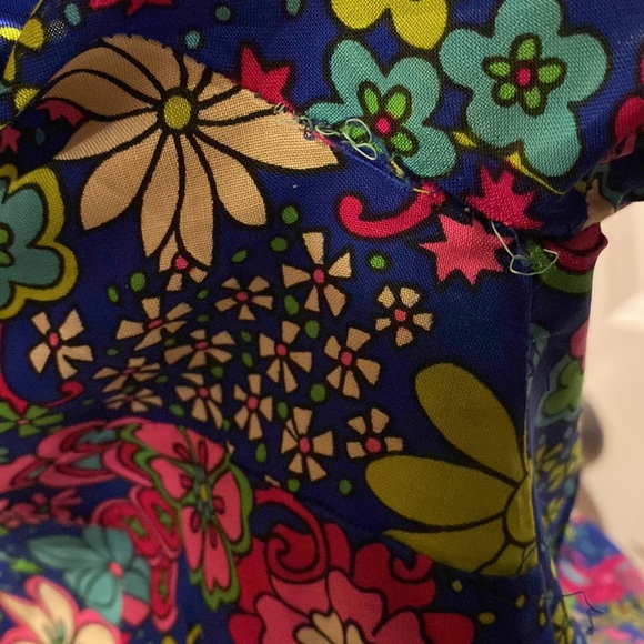 Groovy 60’s Floral Dress - Picture 9 of 9